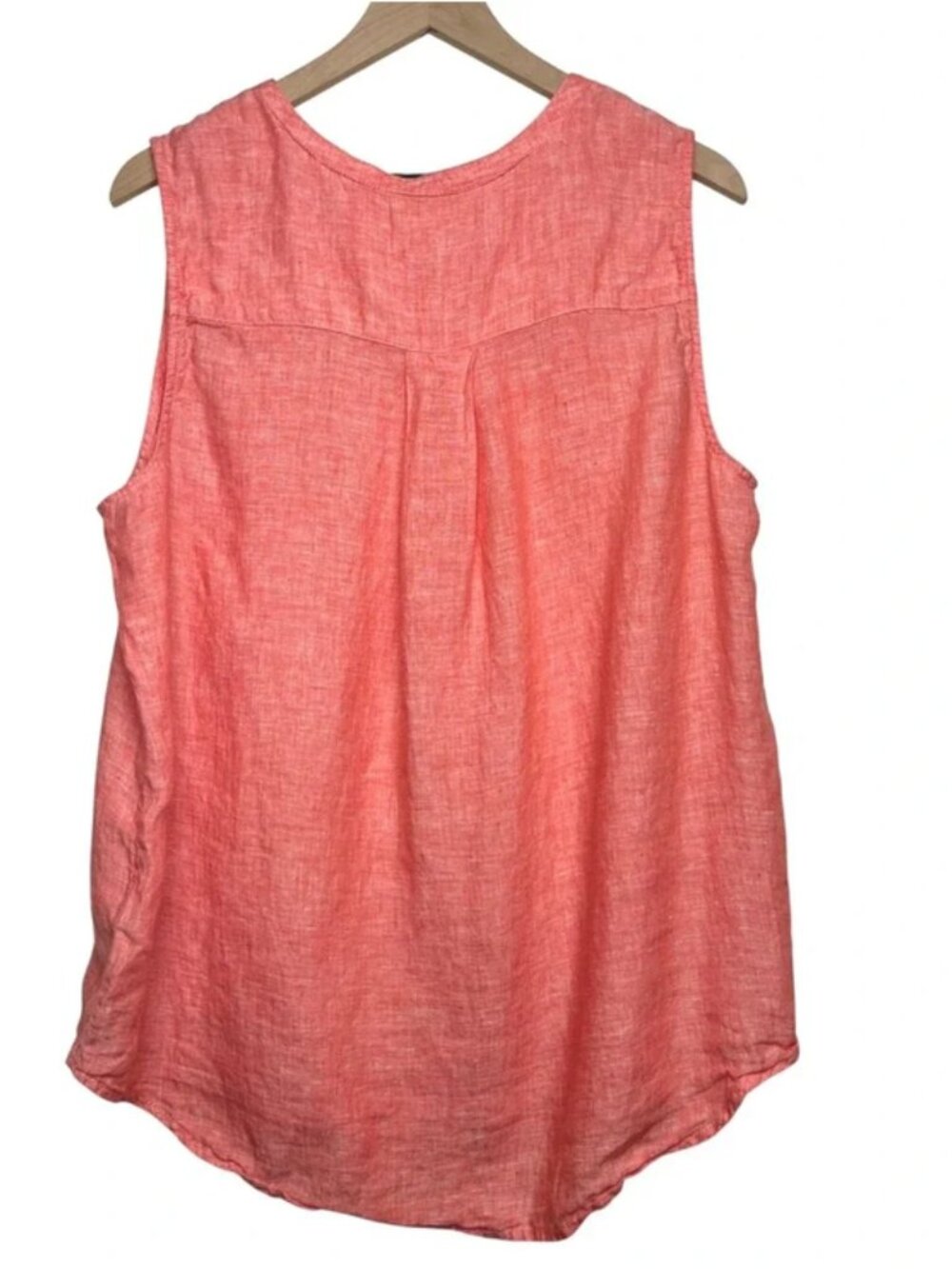Christian Siriano 100% Linen Sleeveless Button Front Top in Coral - Picture 2 of 3
